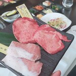 黒毛和牛焼肉 凱旋門 高品店 - 堪能コース