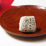 貴船べにや - テーブルにはお茶菓子「栃もち」が。'13 6月上旬