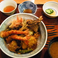 天ぷら 逢坂 - 特製天丼（賽巻・穴子・キス・アスパラ・椎茸・小玉葱・獅子唐）
