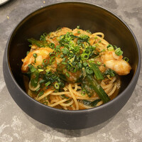 VANNO - 赤海老とほうれん草のトマトソーススパゲッティーニ