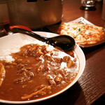 やきにくホルモン 幸心 - 焼肉屋さんにできる濃厚すぎるカレー！