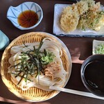 岩戸屋 - 天麩羅ざるうどん  野菜天ぷら 3貫 舞茸天ぷら 1貫