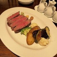 銀座ブルーリリー ステーキ＆チャイニーズレストラン - 