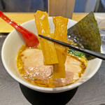 超純水採麺 天国屋 - 「町中華」のイメージより大分ゴージャスなメンマ