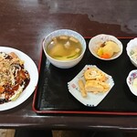 鉄板焼 くるみ - お好み焼 豚玉・サービス定食