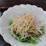 鉄板焼 くるみ - 大根サラダ