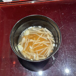 肉料理ふくなが - ごぼうの味噌汁。良い香り。