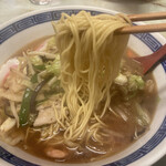 Janjanrou - 野菜炒めラーメン（麺リフト）