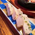 Panch - 親方から→蒸し鶏のトリフ塩 です。