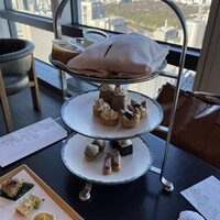 ザ タヴァン グリル＆ラウンジ - 