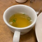 南海飯店 - やわらかい焼ソバのスープ