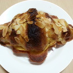 パン焼き小屋 - アーモンドクロワッサン