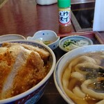 六助うどん - カツ丼とうどんに､ゆず七味