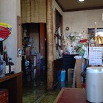 六助うどん - 店内の様子。トイレ(左)､レジ(右)