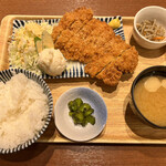 Nikudoufu To Remonsawa Taishuushokudou Yasubee - チキンカツ定食