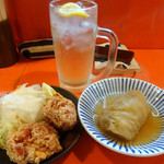 味安 - 唐揚げ小　酎ハイ　ロールキャベツで880円！