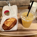 黒レンガ倉庫Cafe - 生フレンチトーストとオレンジジュース