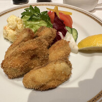 みかわや - 牡蠣フライ　衣が薄めでバターぽく薫る タルタルソースも独特
