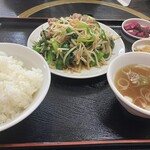 Hitsuji Shokudou - ニラ肉炒め定食 950円