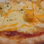 若大将 - 四種のチーズピザ