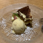トラットリア ダ ジャコモ - デザート（ティラミス、ピスタチオジェラート）
