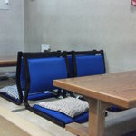 生麦 - 201306　生麦　店内⇒カウンターの真後ろは・・・小上がり