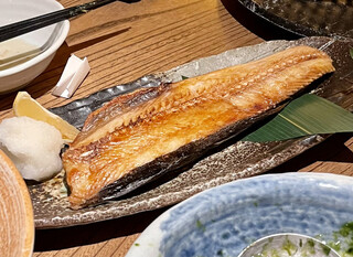 秋葉原魚金 - ホッケの半身焼き