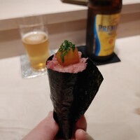 鮨 若尊 - 上下で味付けが変わっている斬新な一品