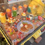 セピア - 店頭のショーケース