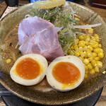 Junmai Miso Ramen Misora Dou - ネギ味噌らーめんに味卵とコーントッピング