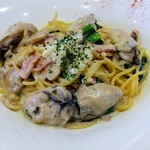 PASTA&PIZZA PANCAKE La PACE - カキとホウレン草のクリームソースのパスタ　 