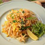 パッタイ タイ風海鮮焼きビーフン