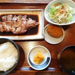 豚捨 - とんてき定食(1,580円)＋コロッケ(120円)