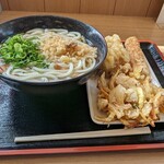 こだわり麺や - かけ中＋鯛ちく＋かき揚げ＋とり天