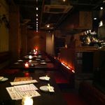 Ajito Kanayama - キャンドルが灯るテーブル。気の合う仲間と過ごせる癒しの空間です。最大34名までOK！貸切も承っております。