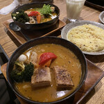 スープカレーGARAKU - 角煮とチキン