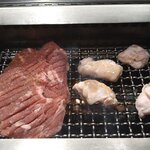 幸せの焼肉食べ放題 かみむら牧場 - 