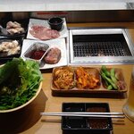 幸せの焼肉食べ放題 かみむら牧場 - 