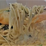 アドホック - チンゲン菜とエビチーズ春巻きのクリームパスタ