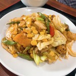 中国料理 峨嵋山 - 鶏肉、イカ、黒豆辛子炒め　以前に牛肉、イカ、ブラックビーンズ辛子炒めを食べたことあります