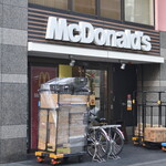 マクドナルド  - 外観・代々木駅前の裏口２０２３年１月