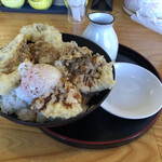 あげたて - 料理写真:鶏豚丼¥660
