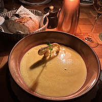 ザ タヴァン グリル＆ラウンジ - 