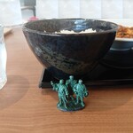 MIZUKI - 陳麻婆豆腐（ライス・スープ・小鉢・プチデザート付）990円　お茶碗側面