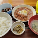 樹海 - もつ煮定食、￥1000。