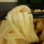 ほの香 - 綺麗にレイアウトされた麺を一はさみ。