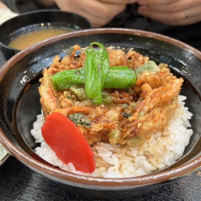 グリーンテーブル - 厨川（食堂）の写真