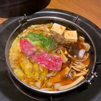 馬桜 銀座通り店 - A5馬桜すきやき・２人前。すき焼き中