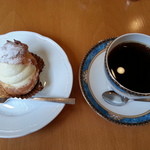 自家焙煎珈琲 カフェ・ブレンナー - シュークリーム（250円）、コスタリカ・グレースハニー（500円）