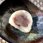 ときわ家 - 餡の色は薄めで甘さもさっぱり